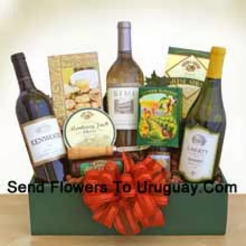 Deze geschenkmand, vastgebonden met een mooie strik, bevat Cabernet Sauvignon, Chardonnay en een heerlijke Sauvignon Blanc. Begeleidende lekkere snacks zijn onder andere Monterey Jack kaas, Three Pepper water crackers, gerookte amandelen, een kaasspreider, Sonoma kaasstengels, salami en een mini mosterd uit Napa Valley. (Inhoud van de mand inclusief wijn kan variëren per seizoen en bezorglocatie. In geval van onbeschikbaarheid van een bepaald product, zullen we dit vervangen door een product van gelijke of hogere waarde)